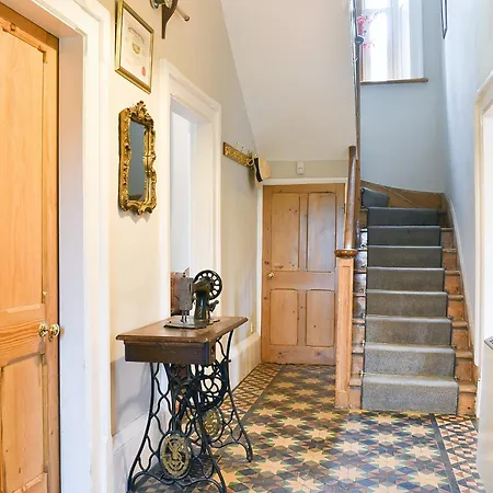 Grosmont Villa Дом отдыха *
